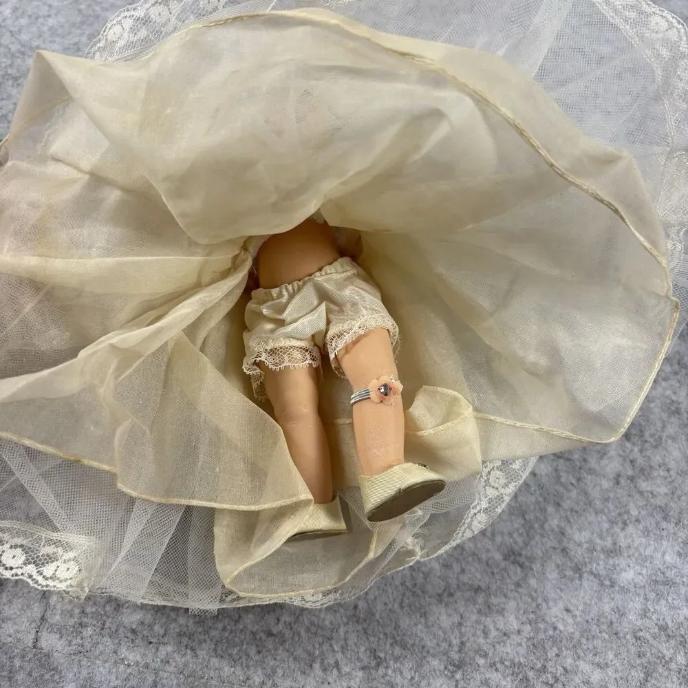 Vintage 1980s Madame Alexander Storyland / Miniature Showcase Bride Doll 435 8